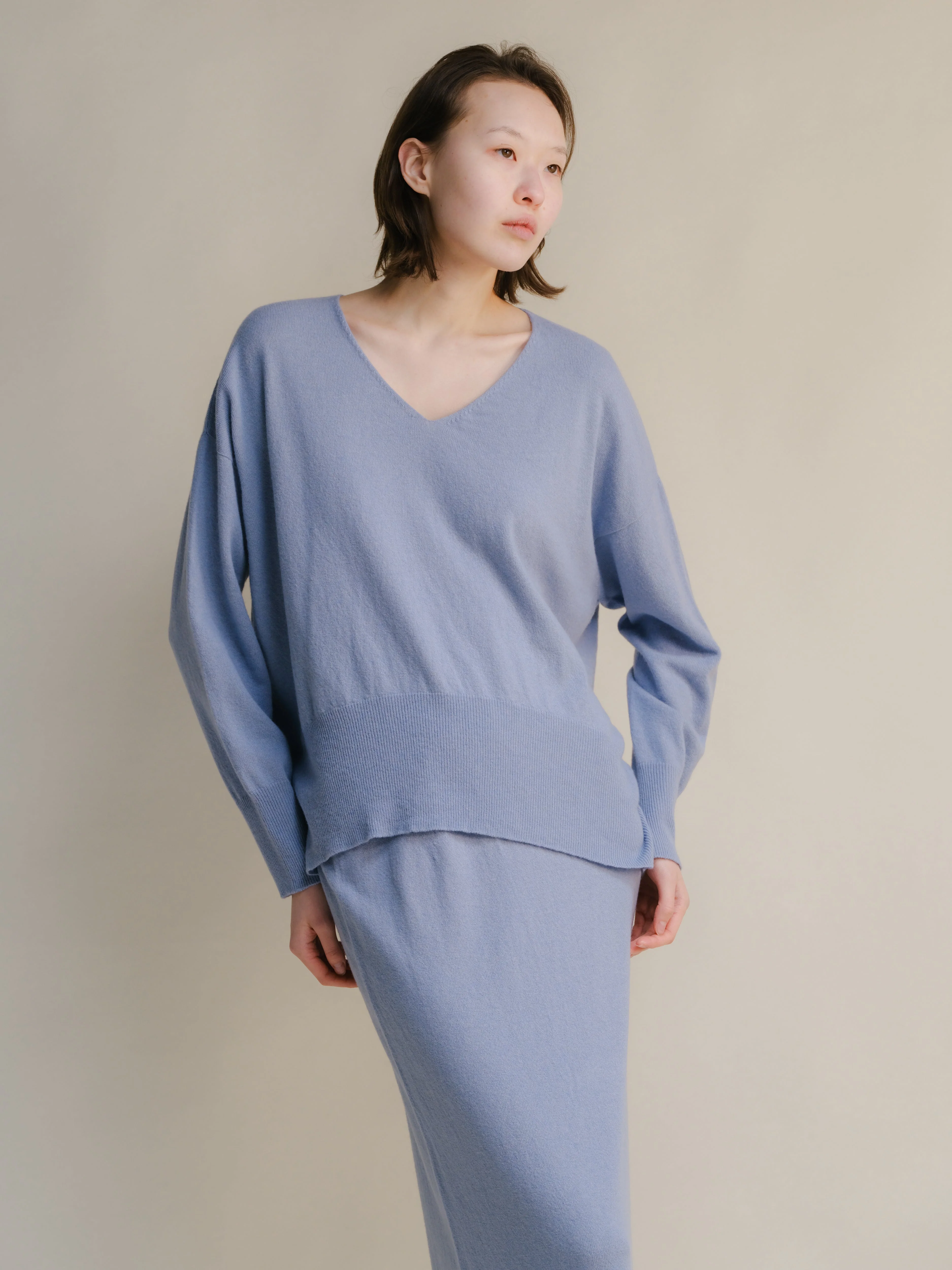 Wool & Cashmere Mix Maxi V-Neck Sweater - Image 15