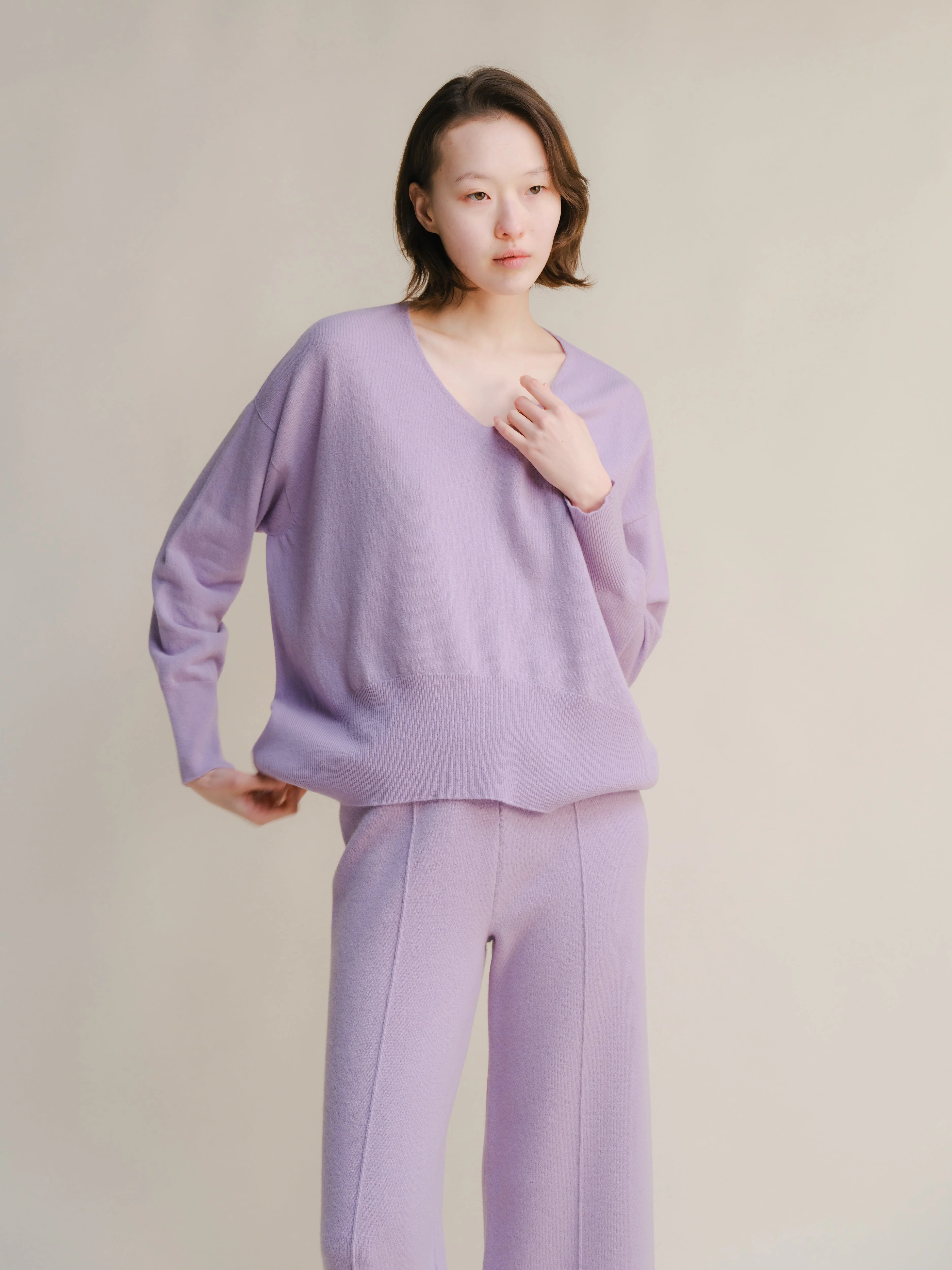 Wool & Cashmere Mix Maxi V-Neck Sweater - Image 17