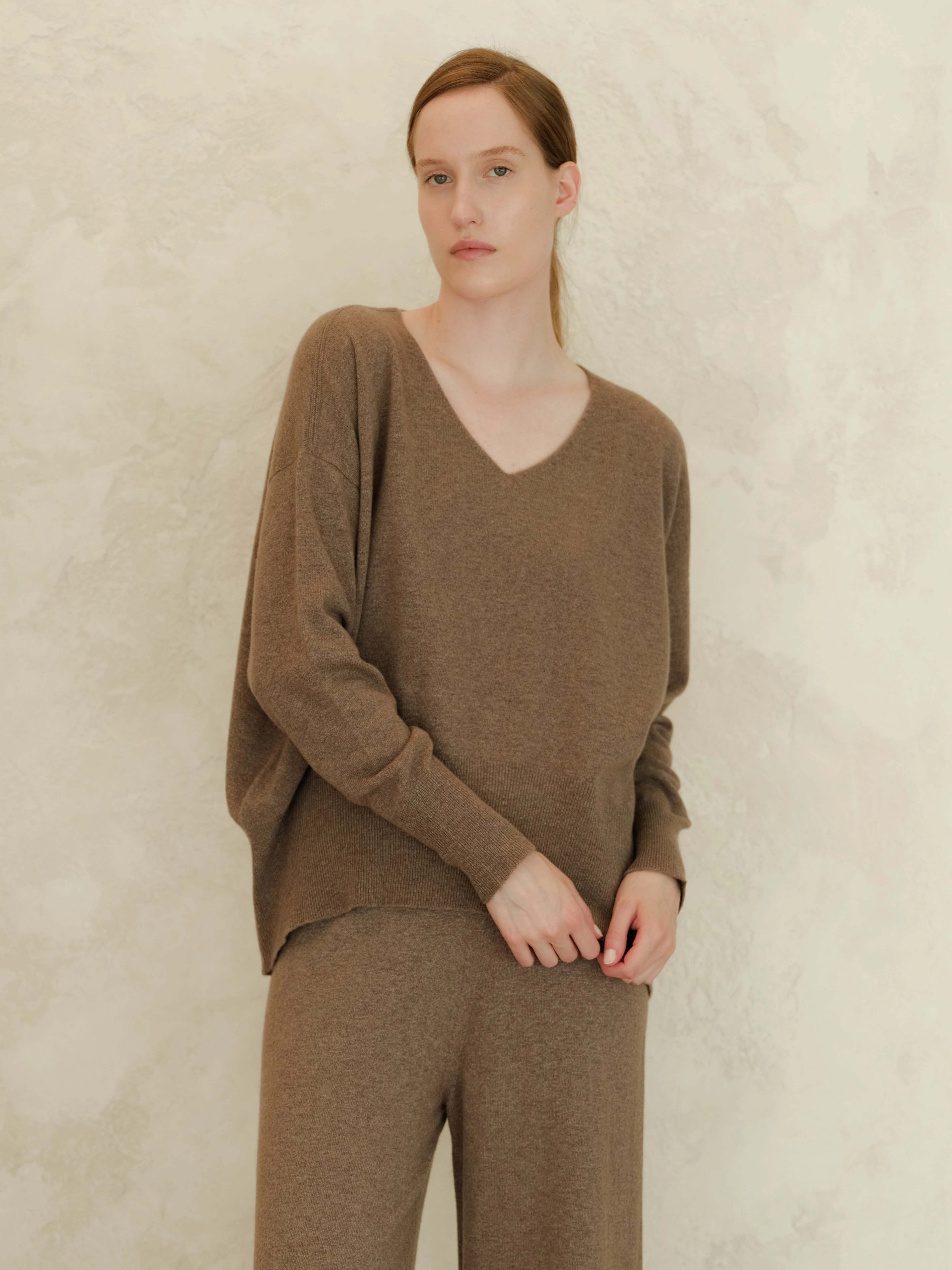 Wool & Cashmere Mix Maxi V-Neck Sweater - Image 4