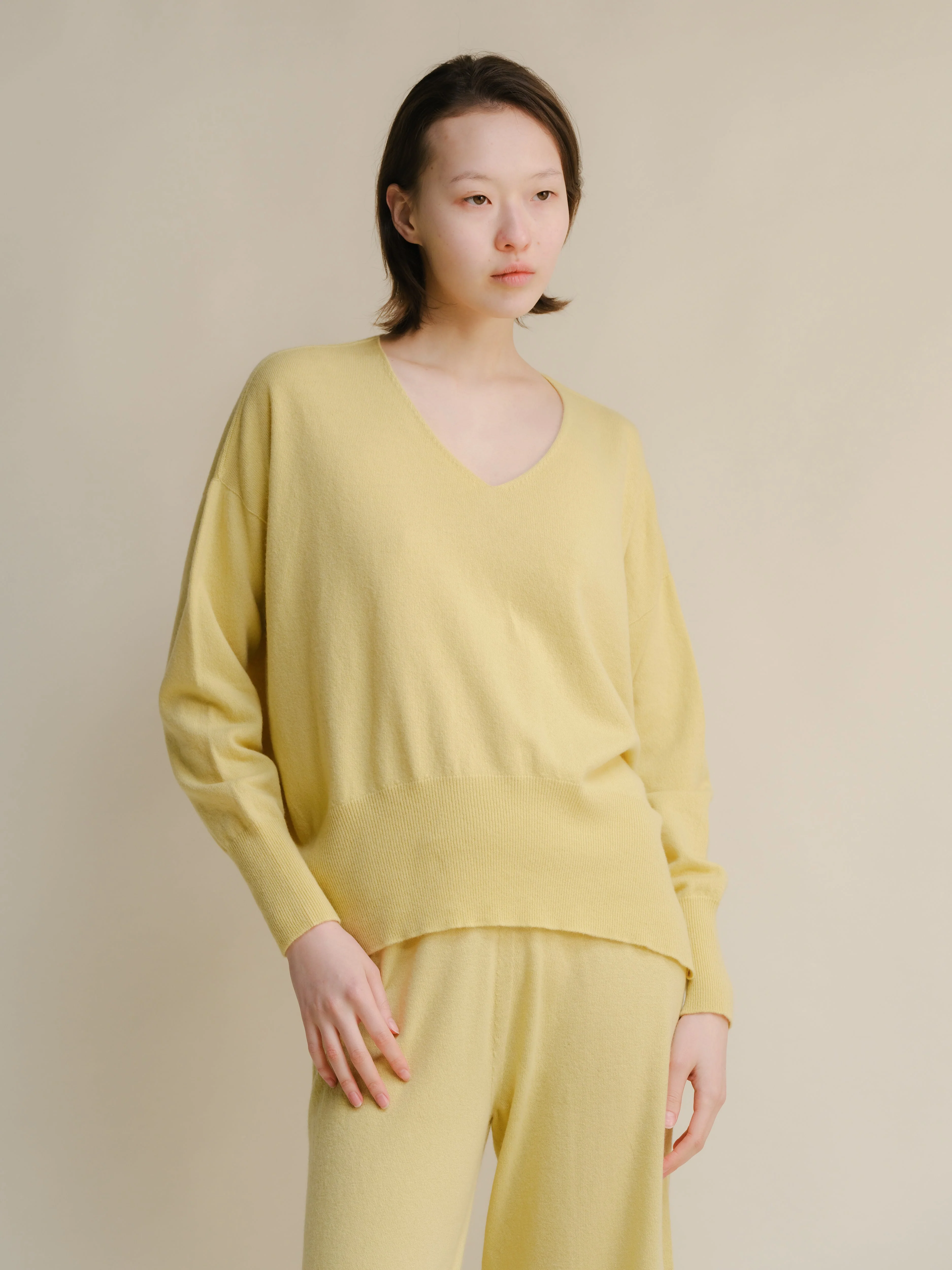 Wool & Cashmere Mix Maxi V-Neck Sweater - Image 9