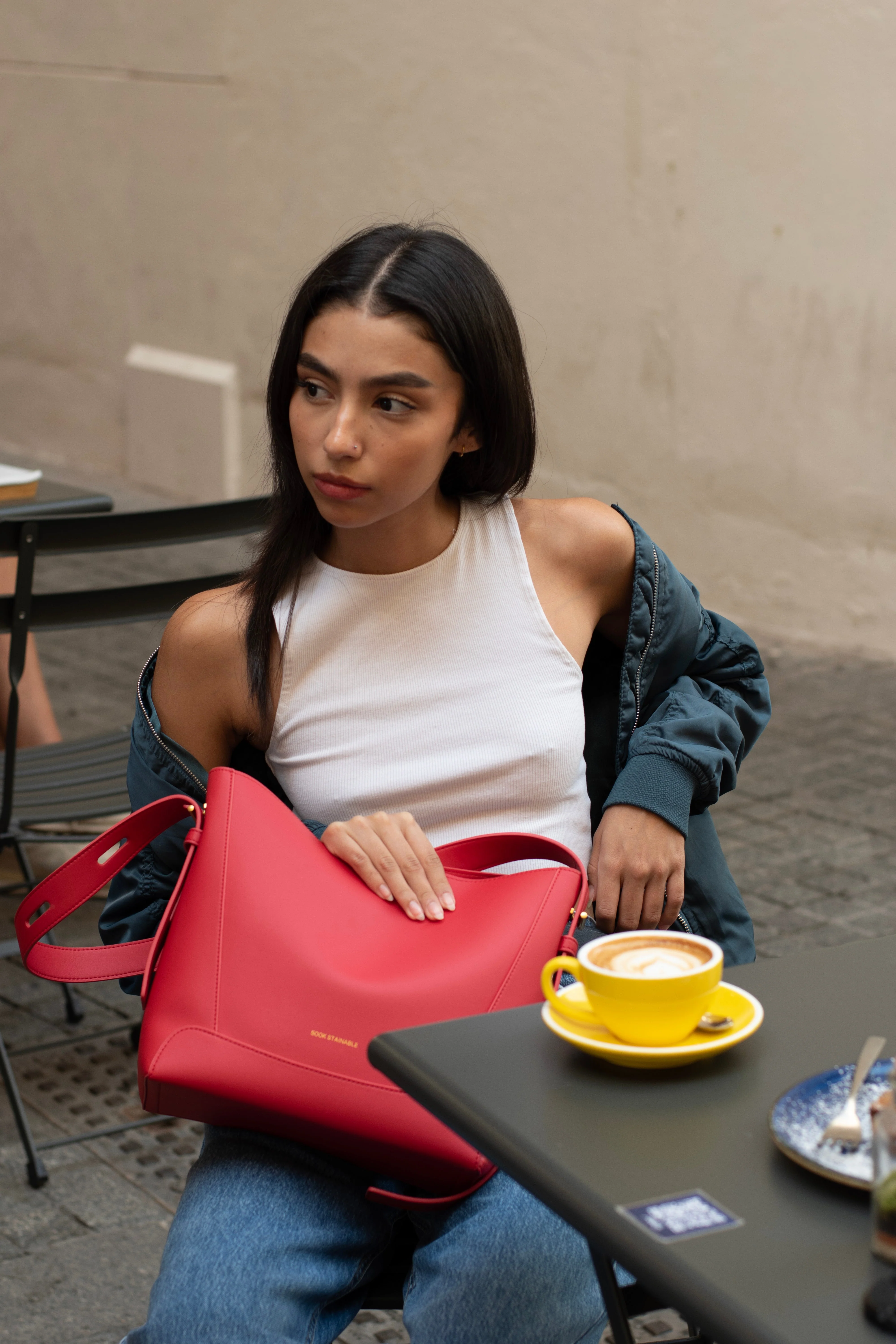 Oli - Apple Leather Midi Shoulder Cross-body Bag Red - Image 5