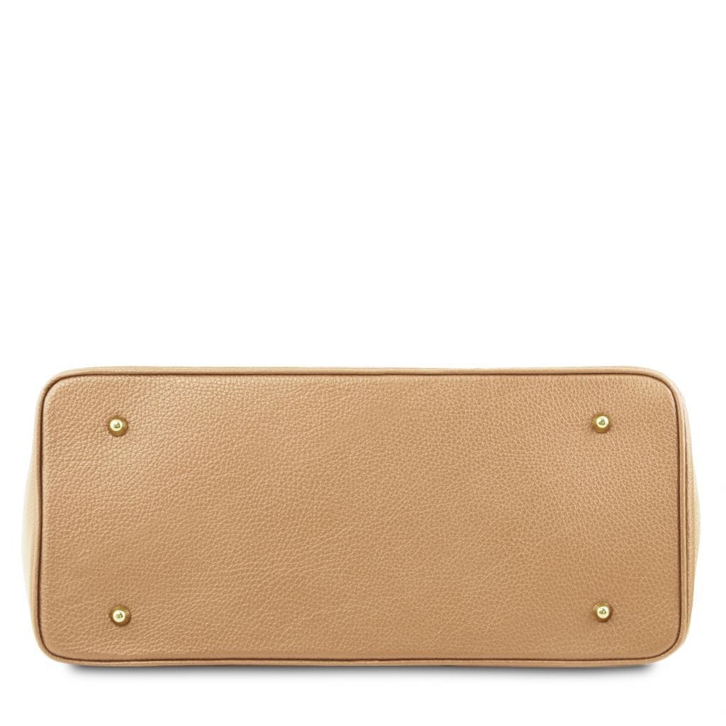 TL Bag - Leather handbag with golden hardware | TL141529 - Image 44