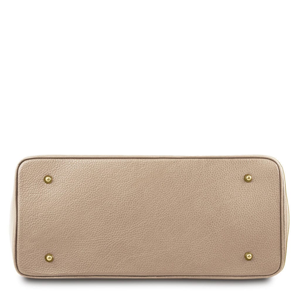 TL Bag - Leather handbag with golden hardware | TL141529 - Image 63